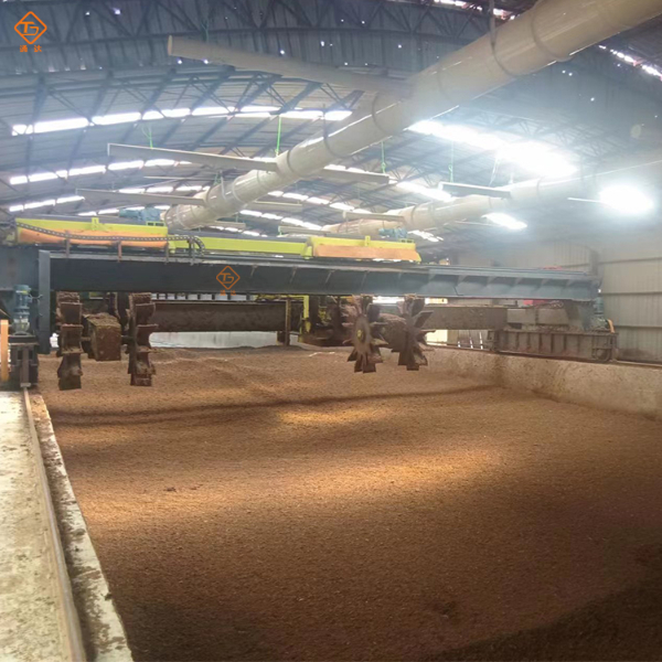 轮盘翻堆机6.jpg 轮盘翻堆机6.jpg